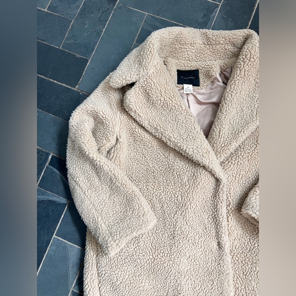 Italian designer Mariella Rosati tan Sherpa teddy coat size medium - Picture 3 of 7
